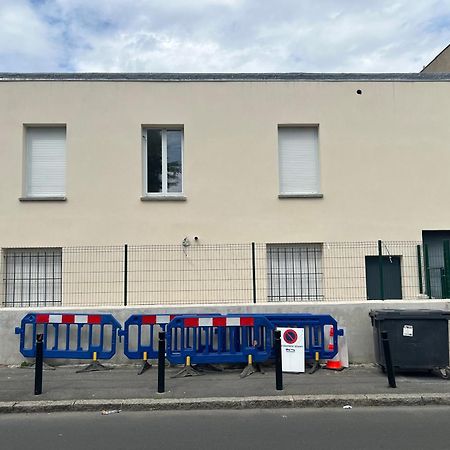 Studio A 2 Arret De Gare Du Nord Pierrefitte-sur-Seine Exterior photo